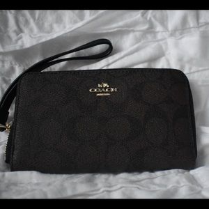Coach Signature Wallet/Wristlet